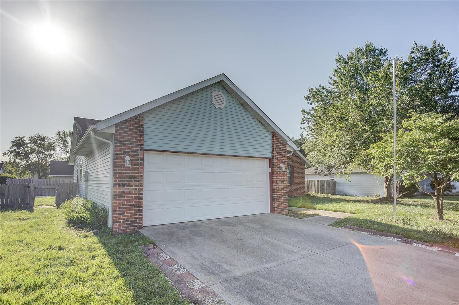 908 Crosswinds Drive Shiloh, IL 62221 - Photo 3 of 30