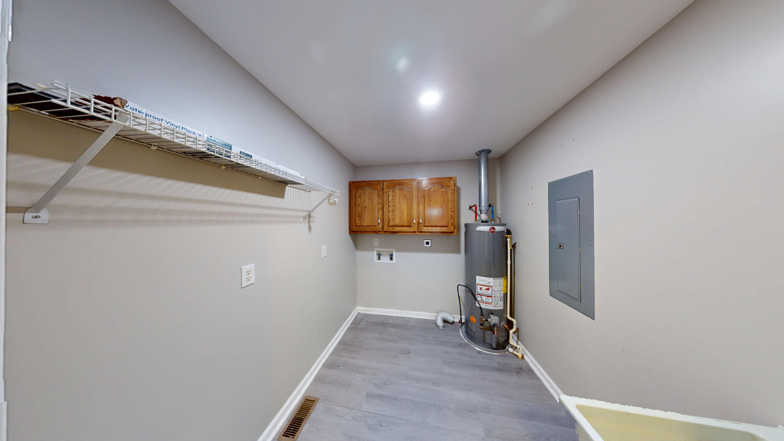 799 Riverbend Drive Dayton, TN 37321 - Photo 27 of 40 23-Laundry Room 1