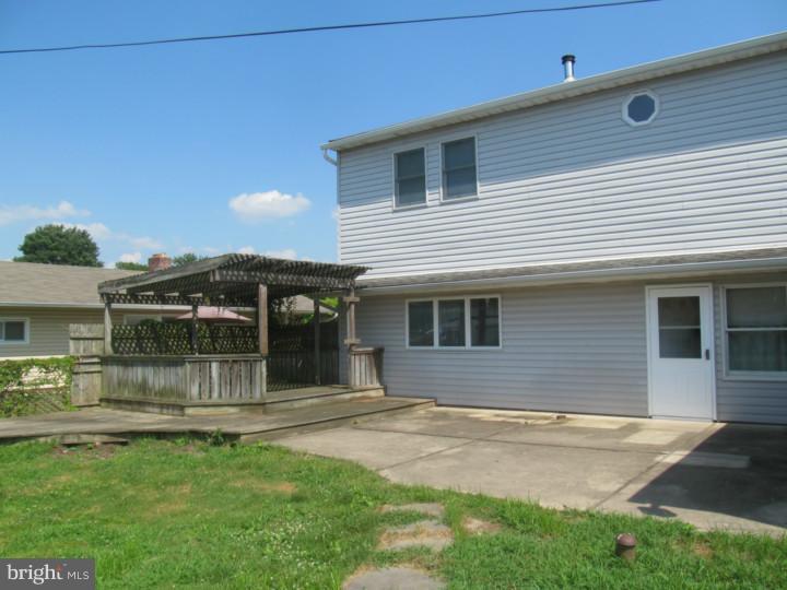 25 Oldbrook Road Levittown, PA 19057 - Photo 15 of 17