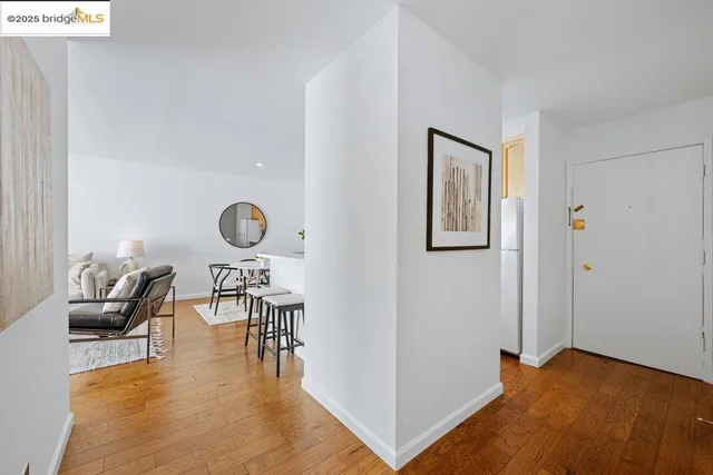 $325,000 | 250 Whitmore Street, Unit 205, Oakland, CA 94611