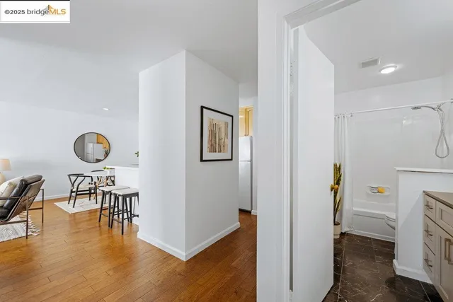 $325,000 | 250 Whitmore Street, Unit 205, Oakland, CA 94611