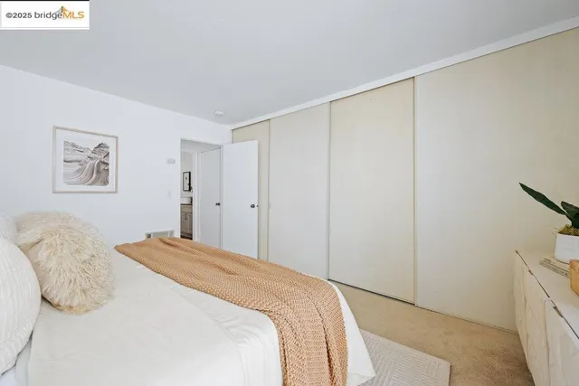 $325,000 | 250 Whitmore Street, Unit 205, Oakland, CA 94611