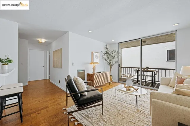 $325,000 | 250 Whitmore Street, Unit 205, Oakland, CA 94611