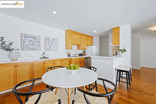 $325,000 | 250 Whitmore Street, Unit 205, Oakland, CA 94611