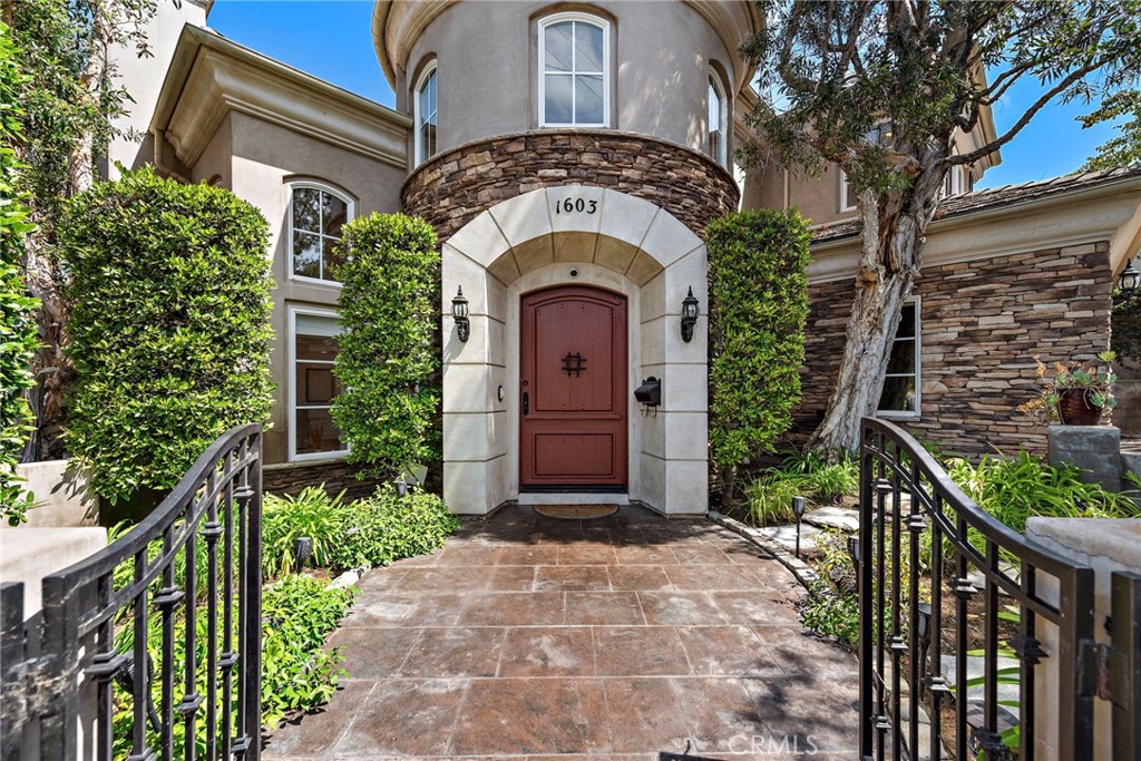 1603 5th Street Manhattan Beach, CA 90266 - Photo 5 of 64