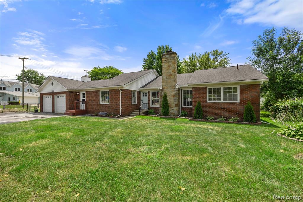 701 Pointe Tremble Road Algonac, MI 48001 - Photo 3 of 41