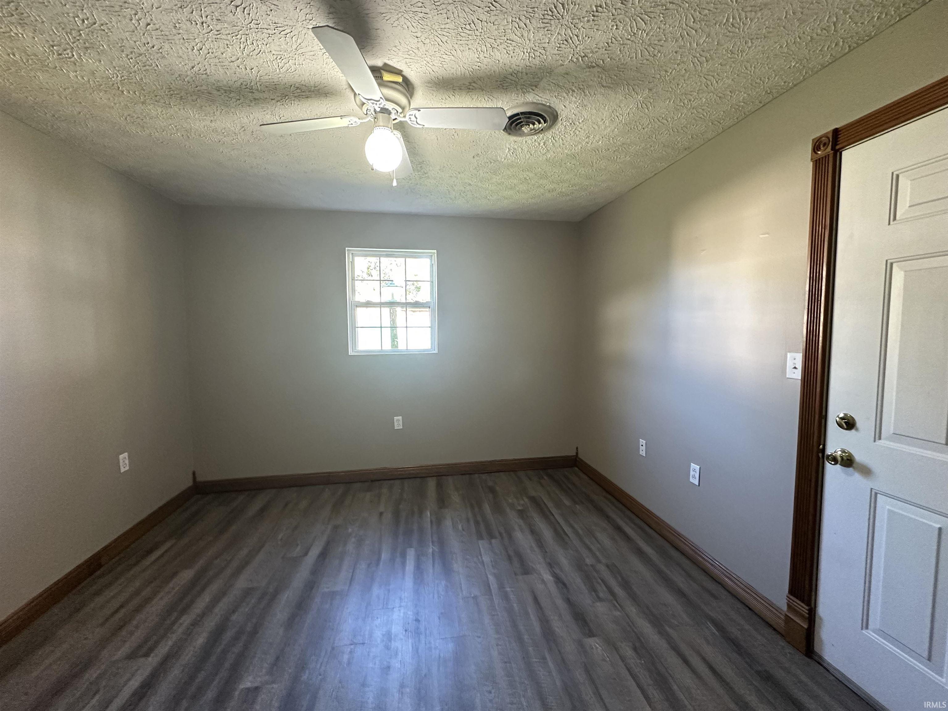 540 Northeast F Street Linton, IN 47441 - Photo 12 of 14