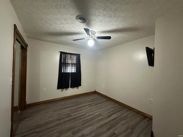 $189,900 | 540 Northeast F Street, Linton, IN 47441