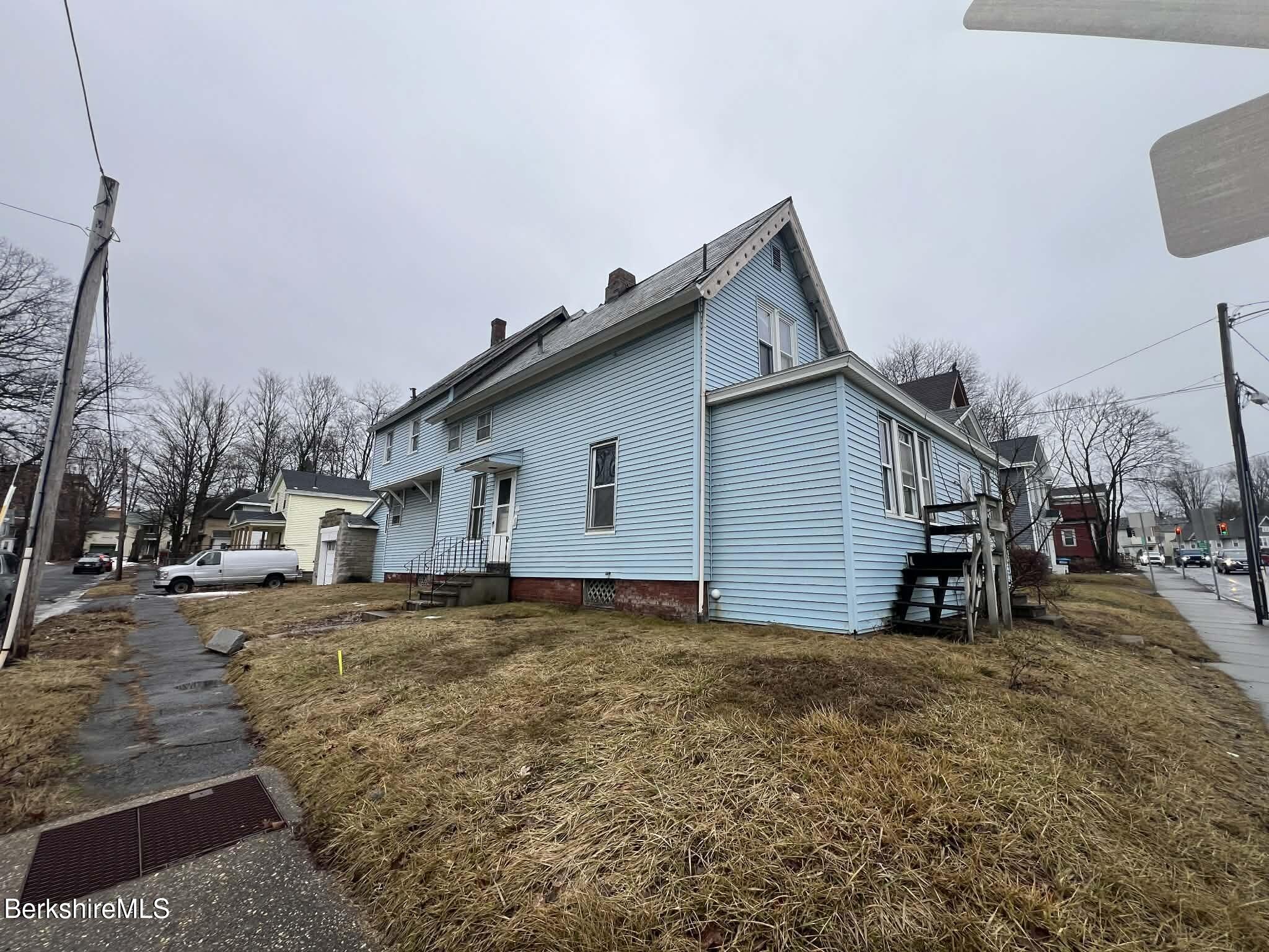 71 Center Street Pittsfield, MA 01201 - Photo 3 of 15 47059636-f626-43c6-87ee-9dd5d8572489