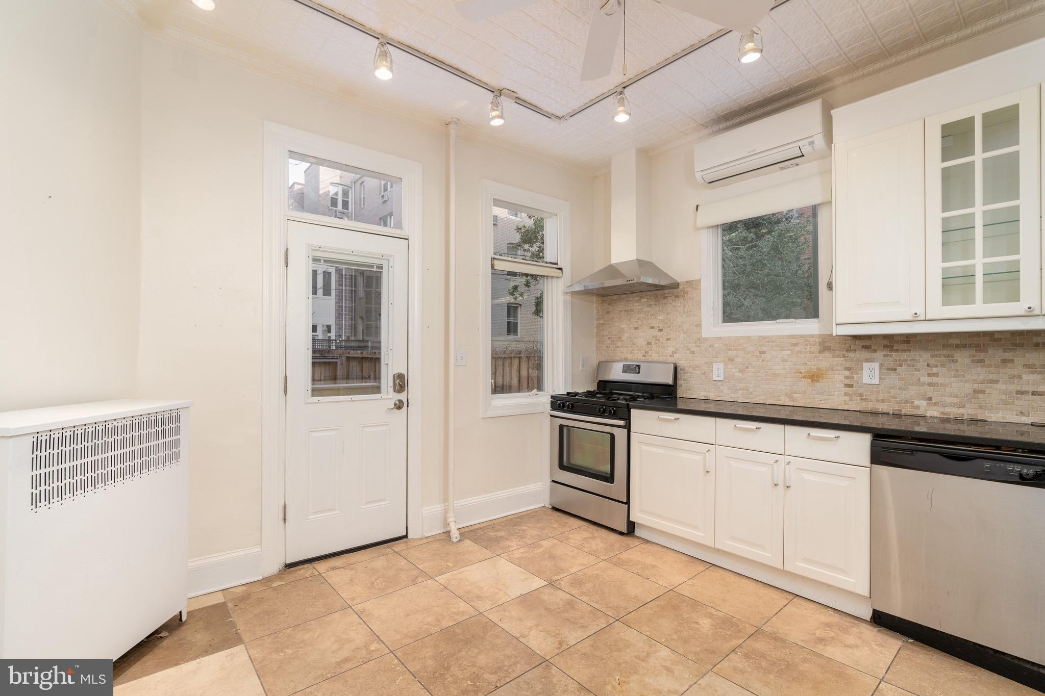 1827 S Street Northwest Washington, DC 20009 - Photo 16 of 50 Kitchen