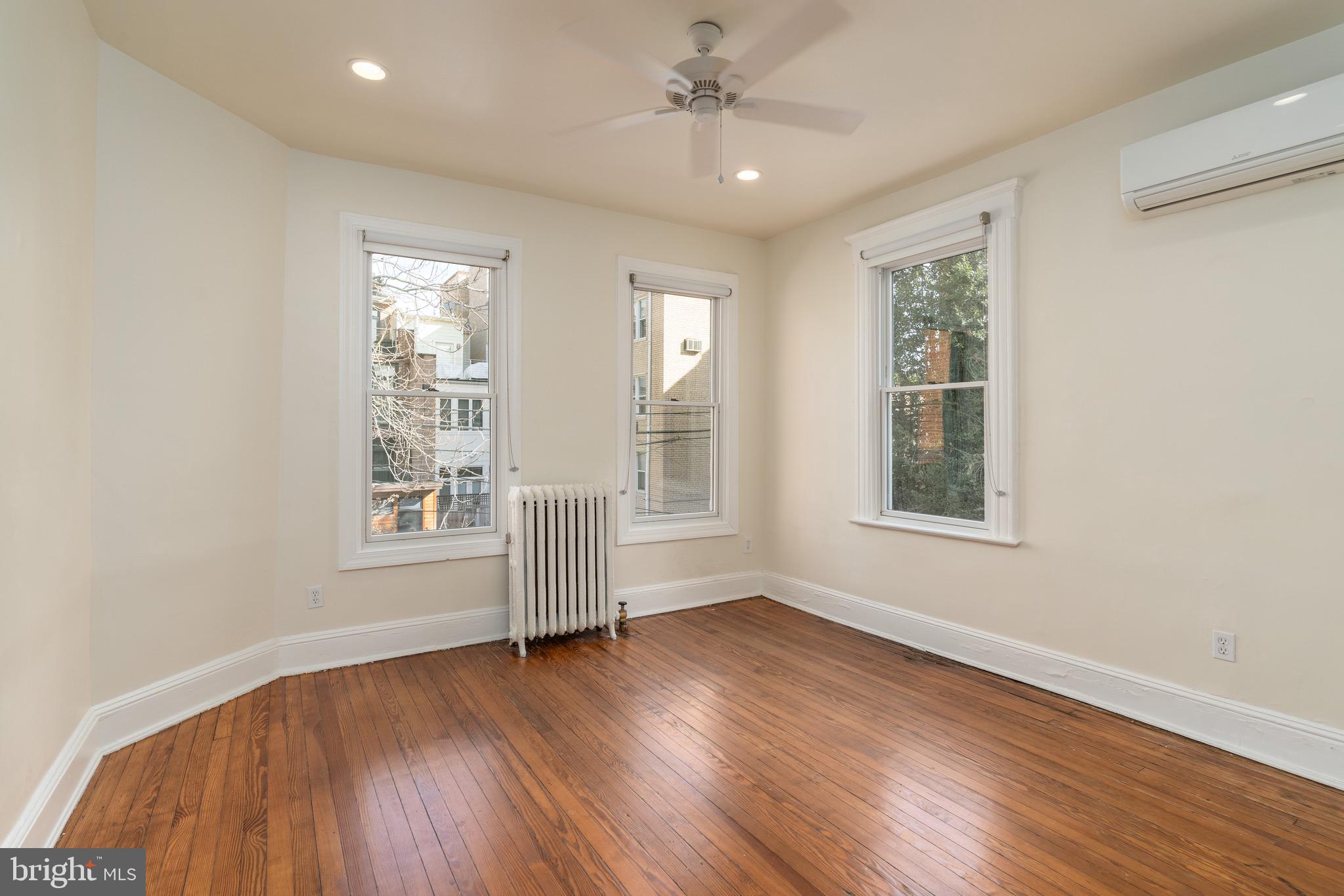 1827 S Street Northwest Washington, DC 20009 - Photo 26 of 50 Bedroom 3