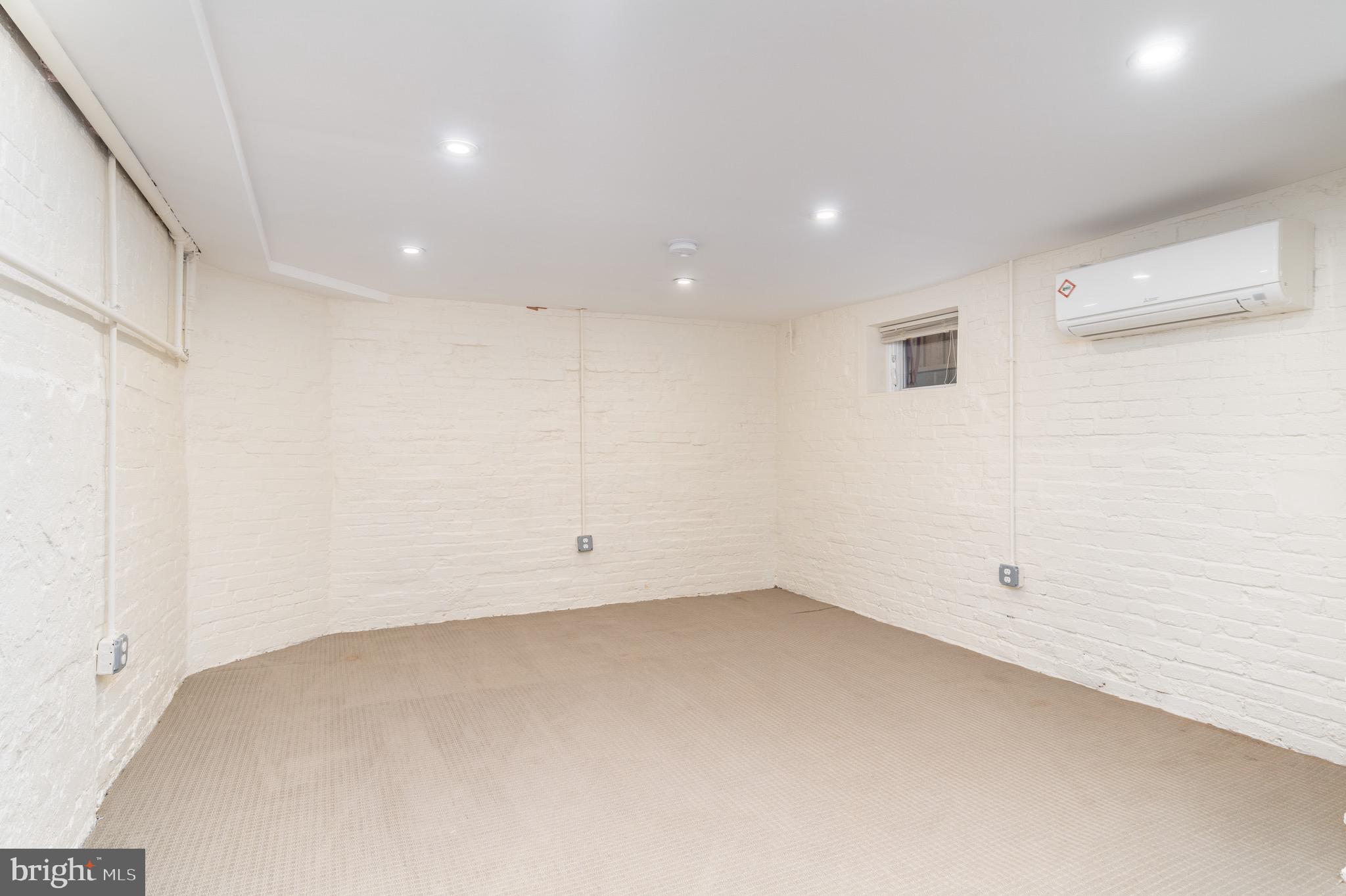 1827 S Street Northwest Washington, DC 20009 - Photo 46 of 50 Bedroom 5/exercise room