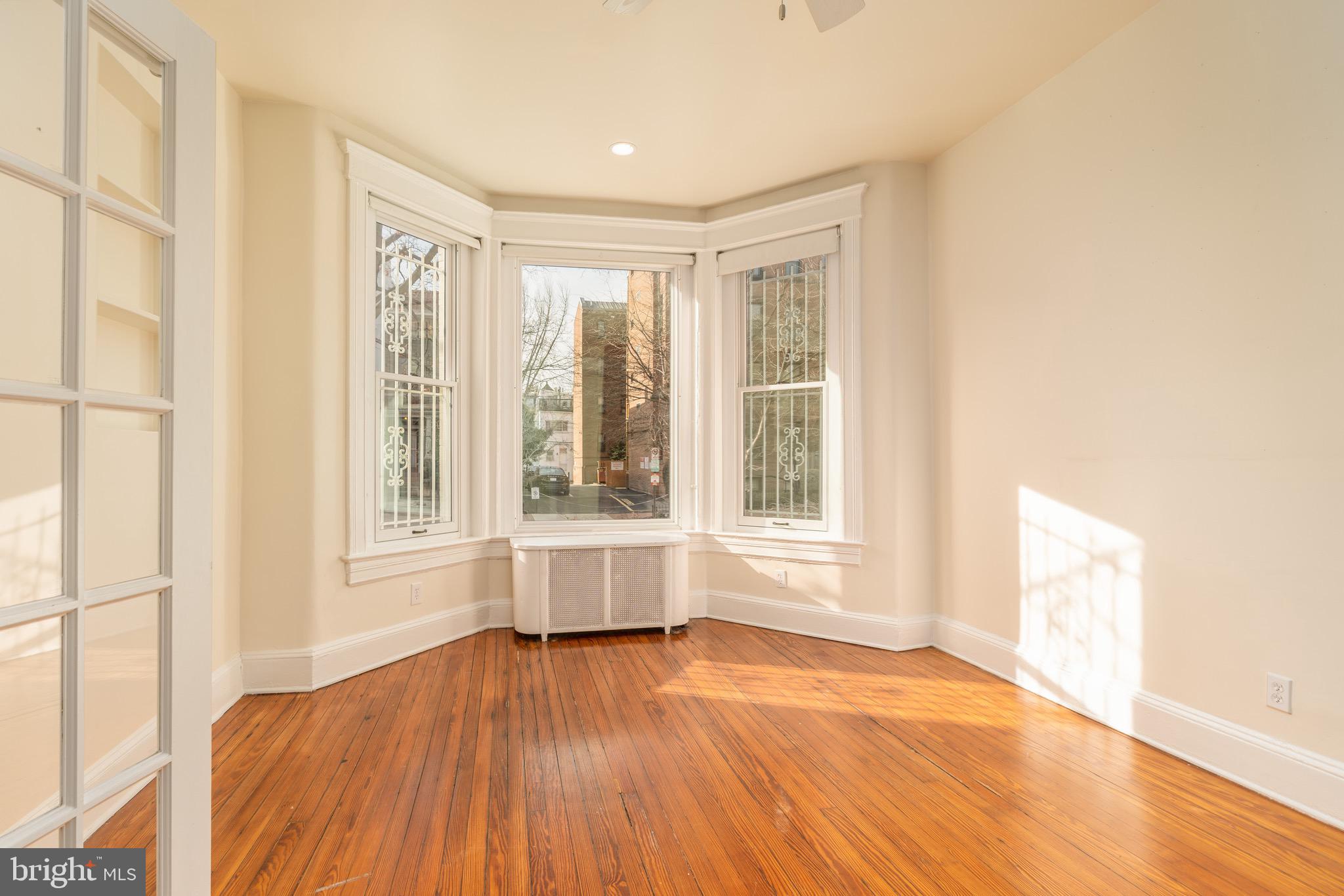 1827 S Street Northwest Washington, DC 20009 - Photo 5 of 50 Library