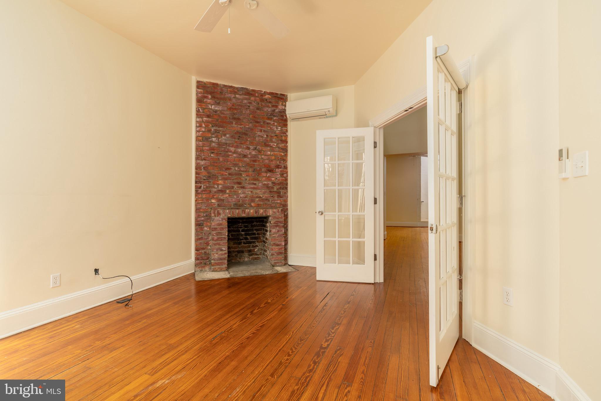 1827 S Street Northwest Washington, DC 20009 - Photo 6 of 50 Library