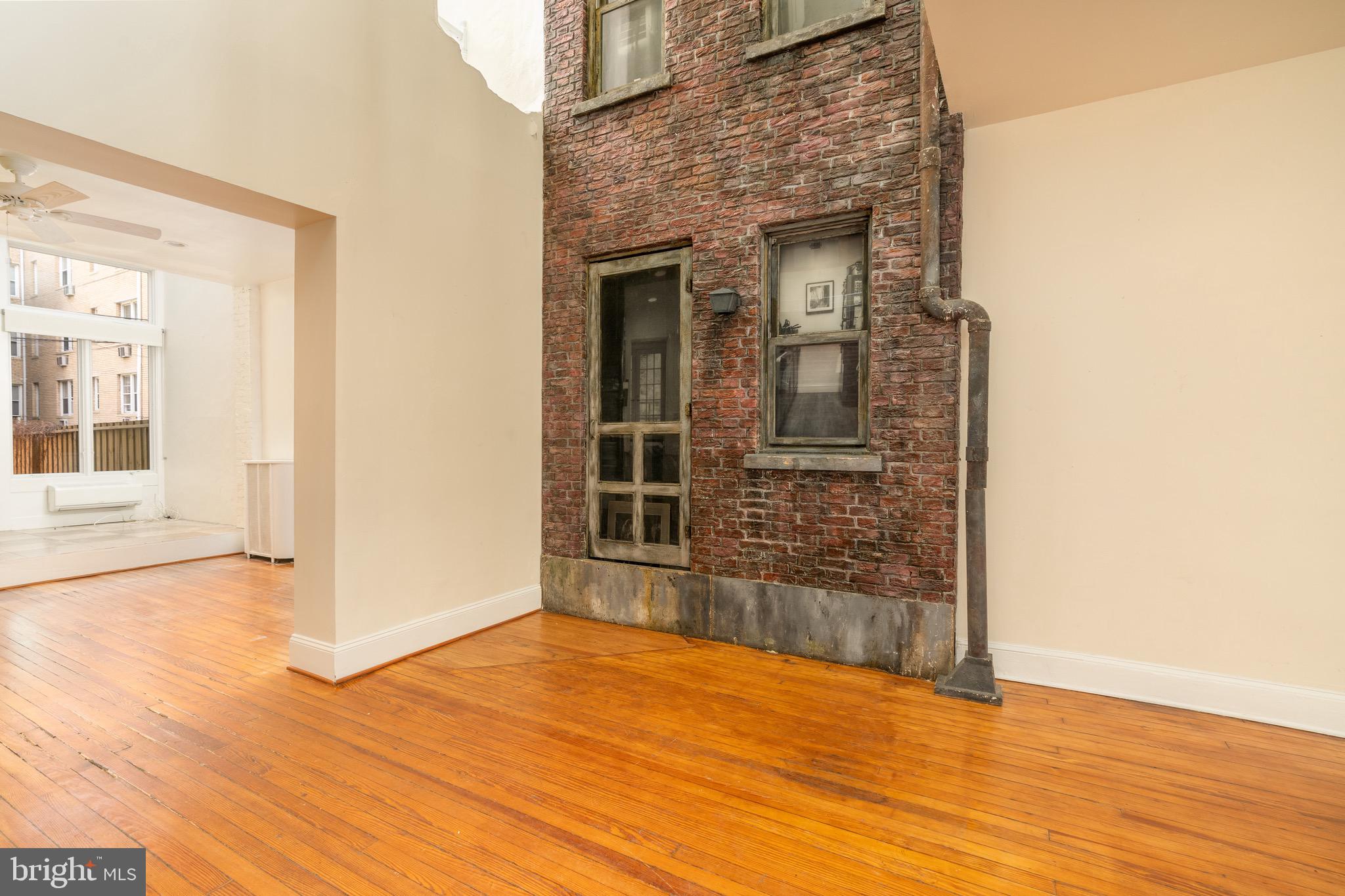 1827 S Street Northwest Washington, DC 20009 - Photo 9 of 50 Foyer