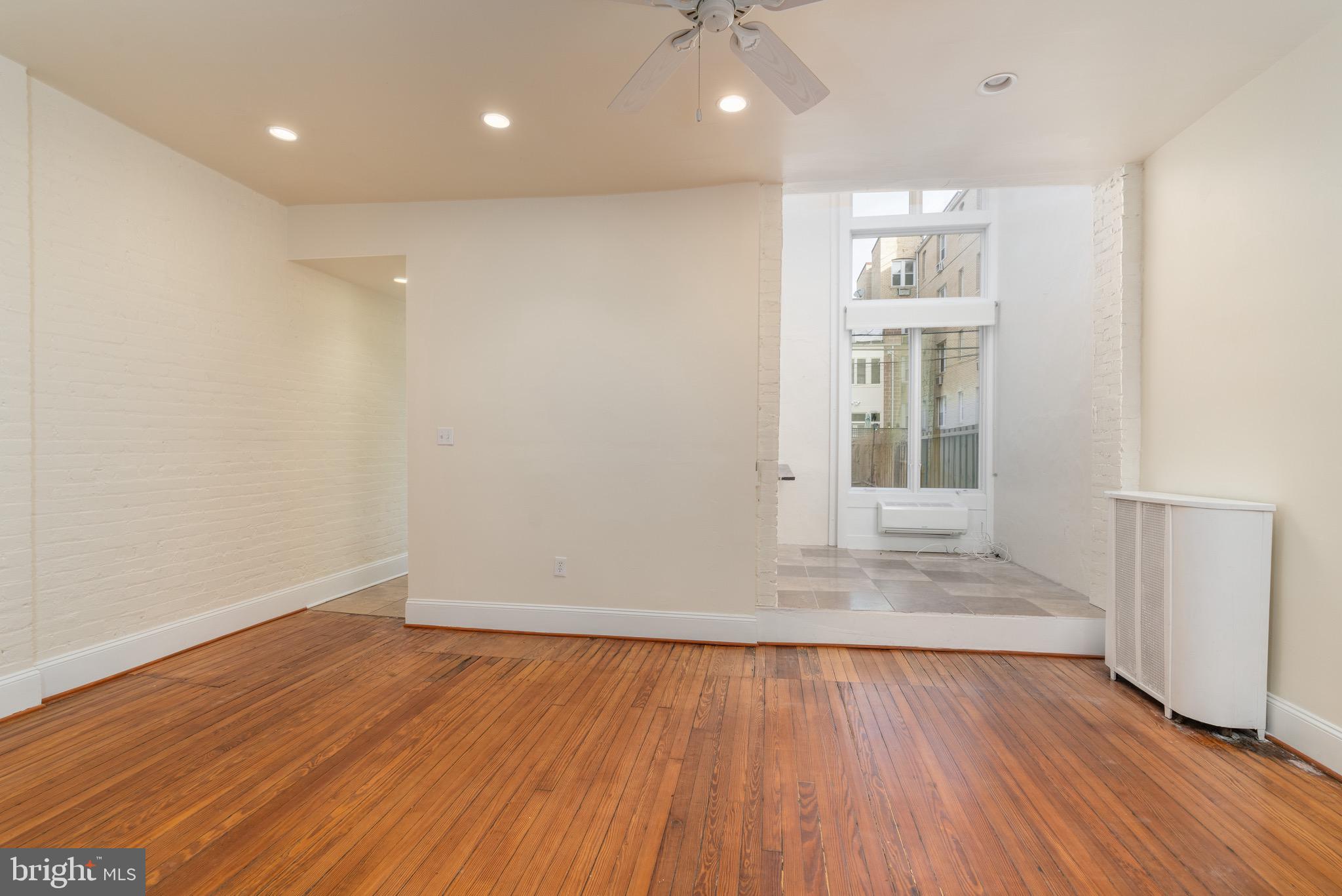 1827 S Street Northwest Washington, DC 20009 - Photo 10 of 50 Living room