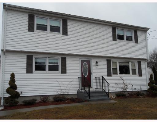 41 Quannacut Road Westerly, RI 02891 - Photo 1 of 12 Exterior Front.
