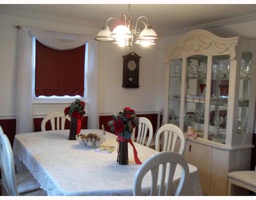 41 Quannacut Road Westerly, RI 02891 - Photo 5 of 12 Dining Room.