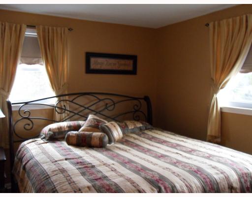 41 Quannacut Road Westerly, RI 02891 - Photo 9 of 12 Master Bedroom.