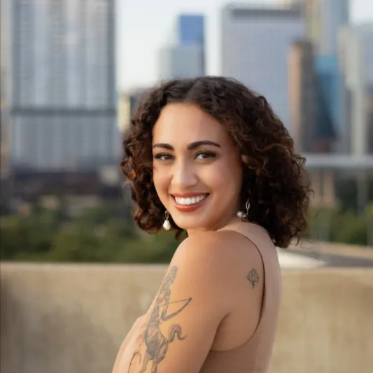 Savanah Storm Brown, Agent in  - Compass