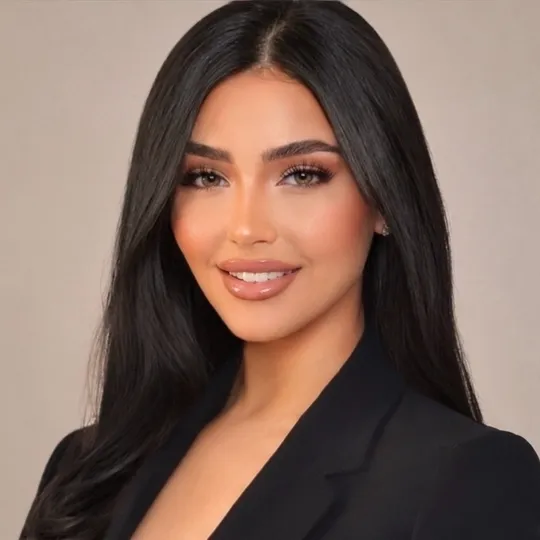 Alexandra Martinovic, Agent in  - Compass