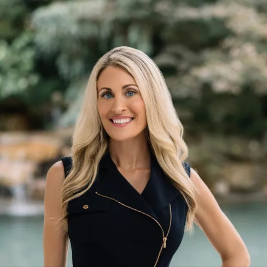 Lyndsay Wrensen, Agent in  - Compass