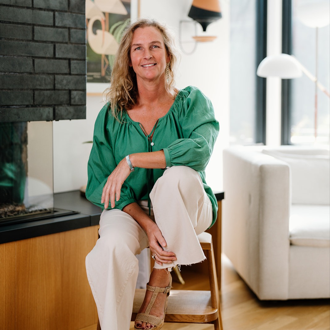 Headshot of Jen Girard Widler