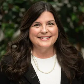 Lisa Szyndlar, Agent in  - Compass