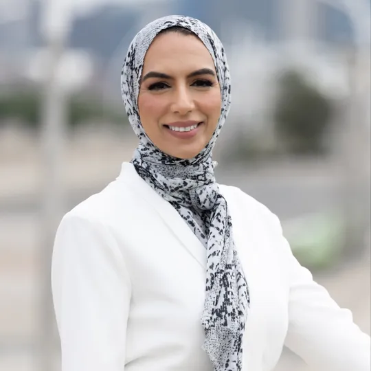 Linda Awad, Agent in  - Compass