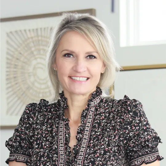 Anna McMahon, Agent in  - Compass