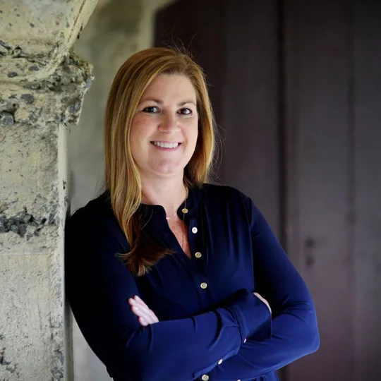 Jennifer Moyer, Agent in  - Compass