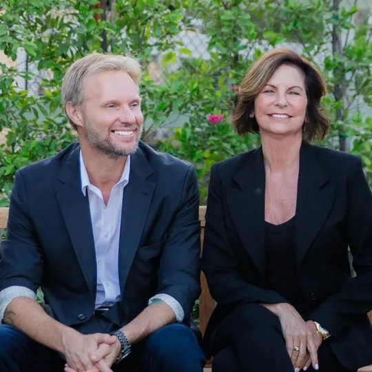 Dana Olmes, Agent in  - Compass