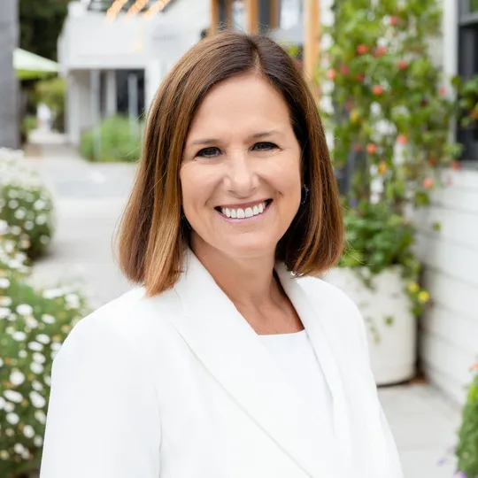 Debbie Rehr, Agent in  - Compass