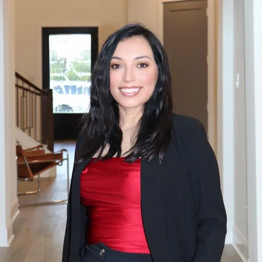 Jennifer Tobar, Agent in  - Compass
