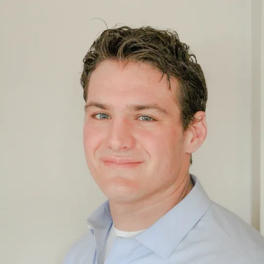 Brian Scher, Agent in  - Compass