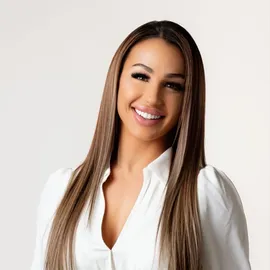 Kendra D'Allesandro, Agent in  - Compass