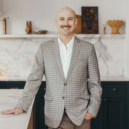 Sam Silverman, Agent in  - Compass