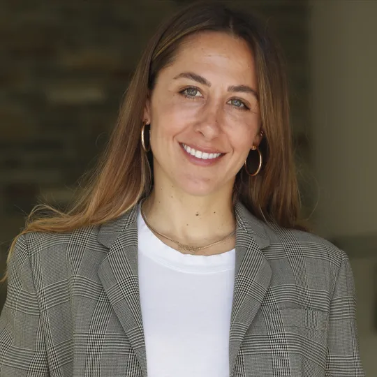 Sasha Verruno, Agent in  - Compass