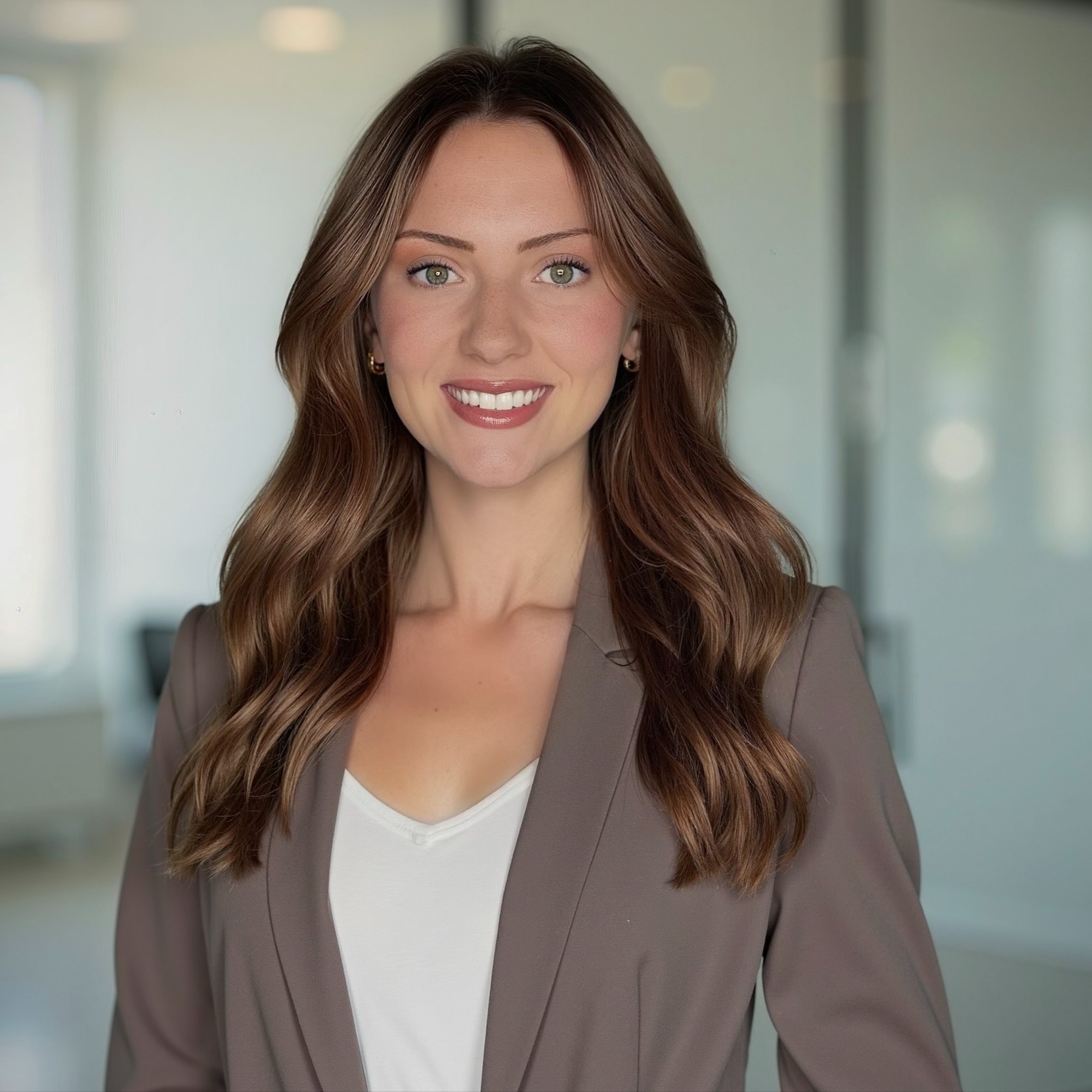 Headshot of Alexis Cook