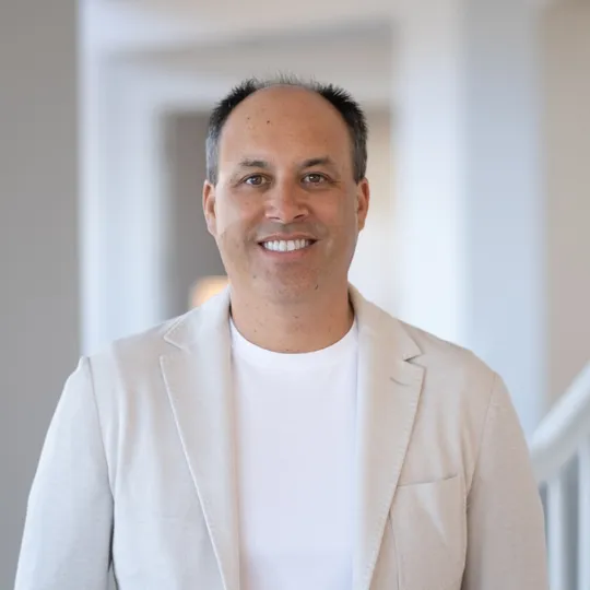 Alex Tse, Agent in  - Compass