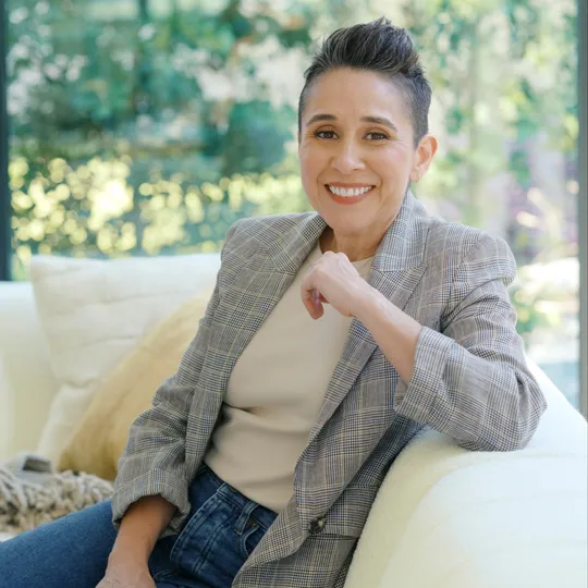 Lisa Muñoz, Agent in  - Compass