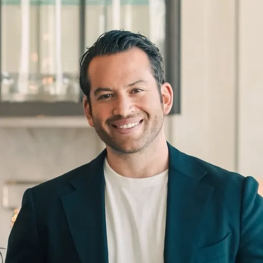 Neil Zaken, Agent in  - Compass