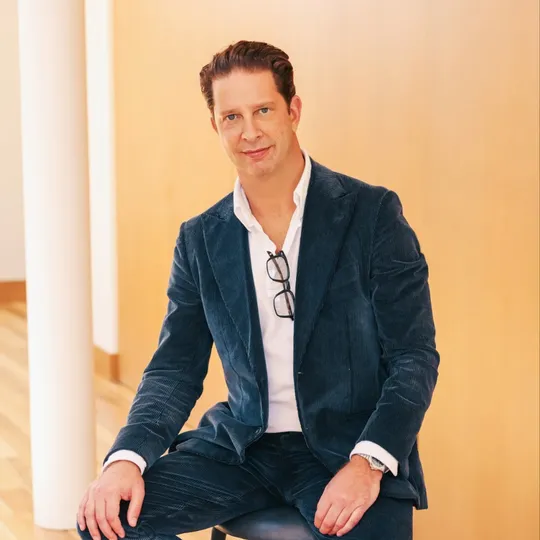 Michael Yadgard, Agent in  - Compass