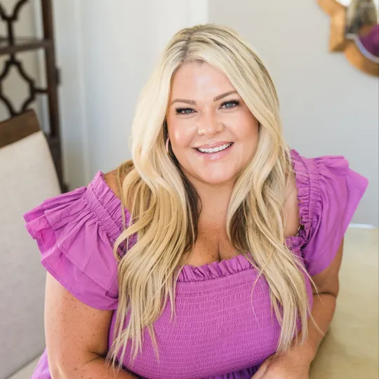 Erynn Lavagnino, Agent in  - Compass