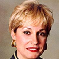 Headshot of Lynne Thibaut