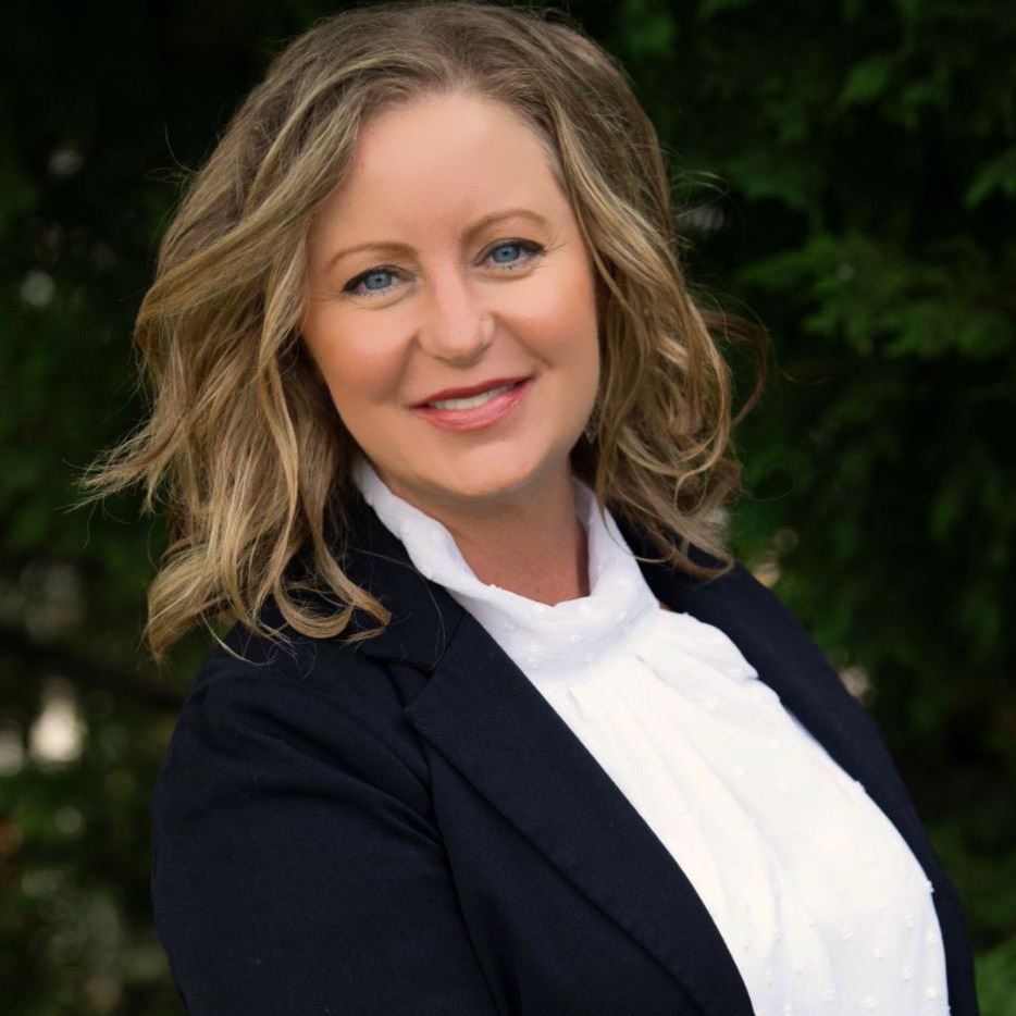 Angie Lauren, Real Estate Agent Compass