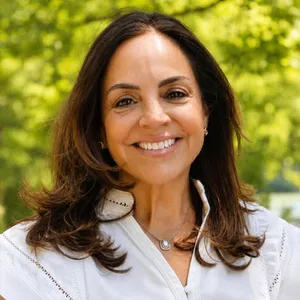 Esti Winkler's Profile Photo