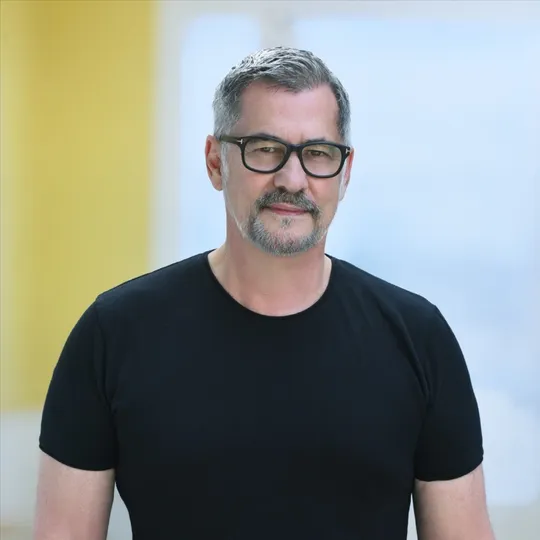 Roberto Seixas, Agent in  - Compass