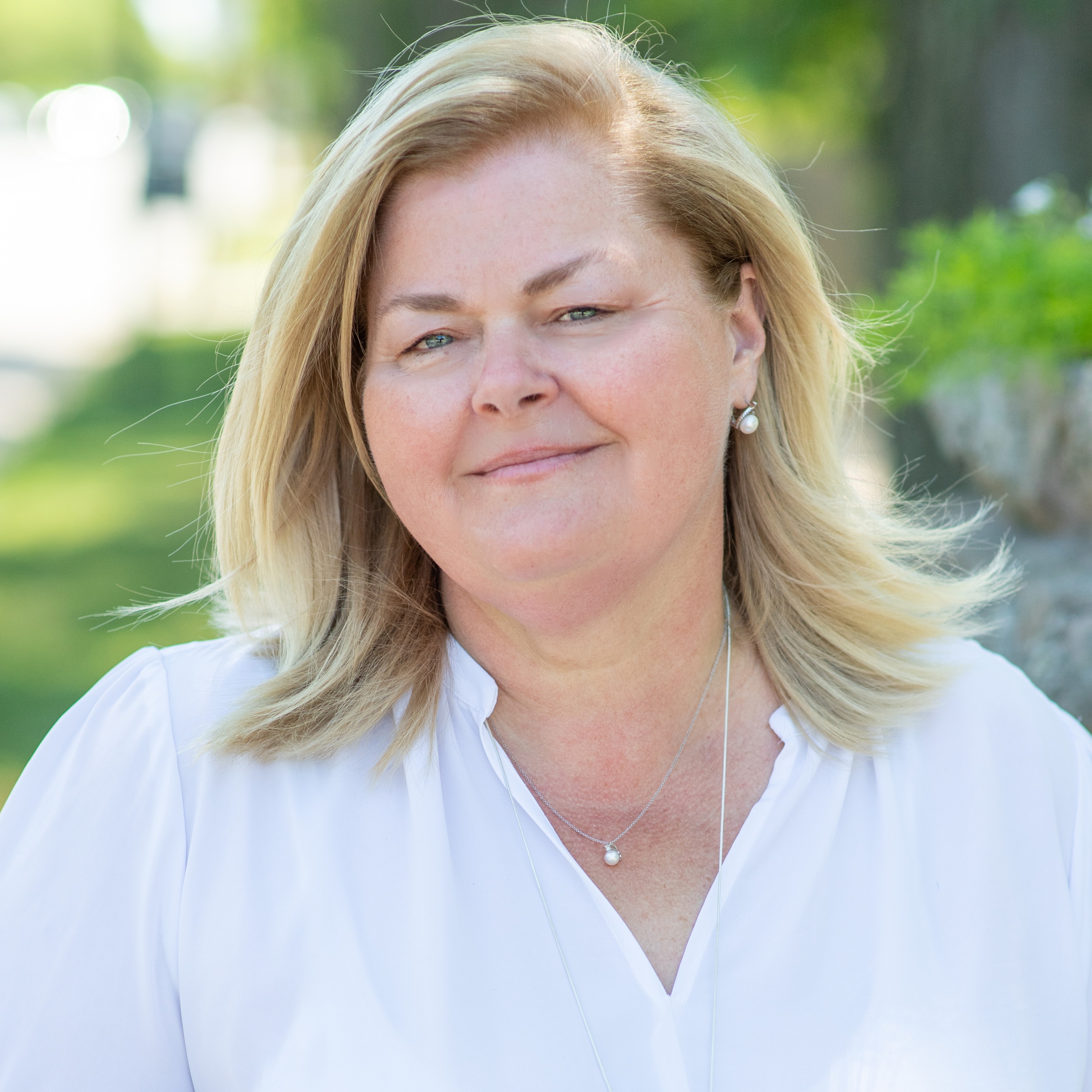 Headshot of Anne Lenzini
