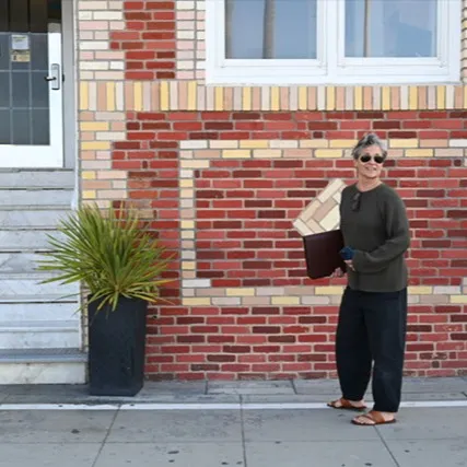 Carrie Vandenberg, Agent in  - Compass